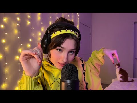 ✨ ASMR | What's On My Desk {tapping, long nails, page flipping, whispering}