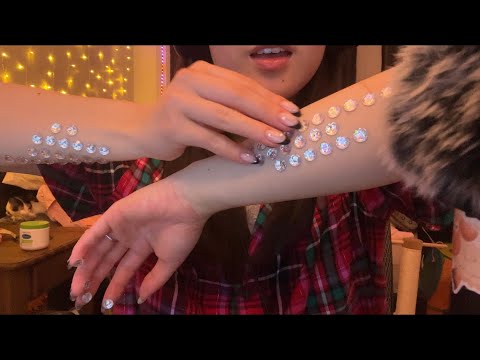 ASMR with gems/rhinestones (tapping&scratching)