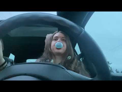 ASMR drive and chewing gum blowing bubbles open sunroof
