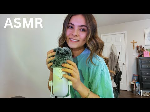 ASMR | Close fluffy whispers & sleepy hand movements