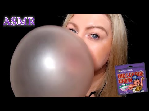 ASMR BUBBLE GUM CHEWING & BLOWING BUBBLES (WHISPERING)