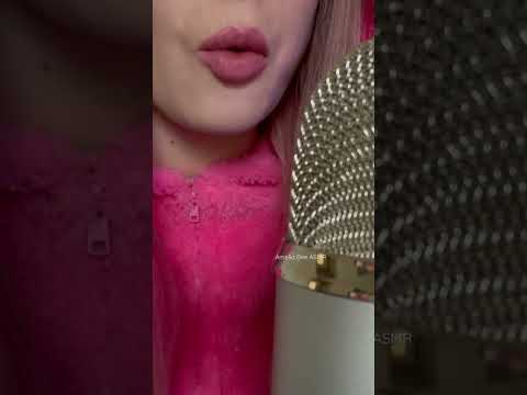 ASMR: Chewing gum in the mic 🎙