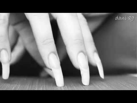 ASMR : TINGLES 💆 Scratching with my Long Natural Nails - B/W 🏁 {short video}