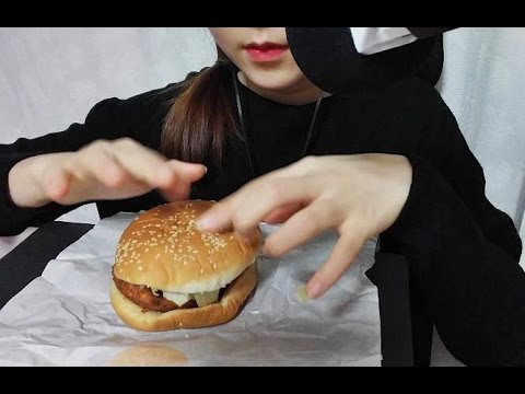 한국어 ASMR : Chicken Burger 치킨버거 🍔 이팅사운드 롯데리아 햄버거 먹방 lotteria Eating sounds ハンバーガー mukbang whispering