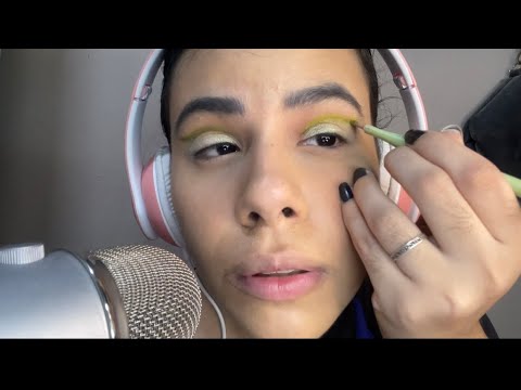 ASMR| Me maquiando com VÁRIOS sons de BOCA 💄💋