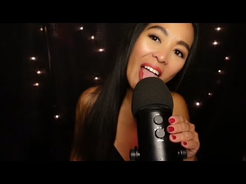 ASMR| MIC LICKING AND WET MOUTH SOUNDS| SOFT KISSES WITH HAND MOVEMENTS| NENENG'S ASMR