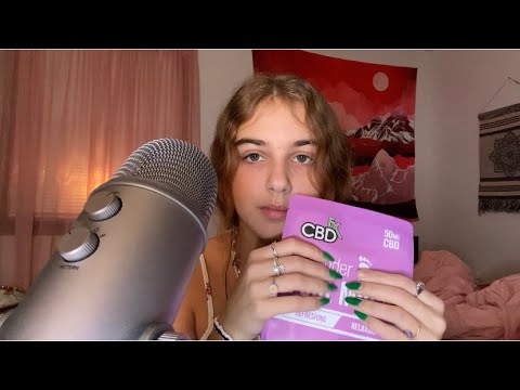 ASMR december glossybox unboxing | tapping, whispering and crinkles