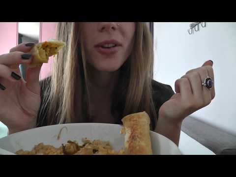 ASMR Eating Sounds (Thai Curry and Sprinrolls, vegan)