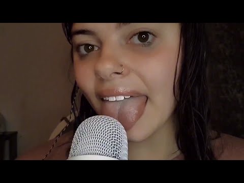 ASMR~ Lens Licking, Kisses, Mic Licking, Mouth sounds 😋