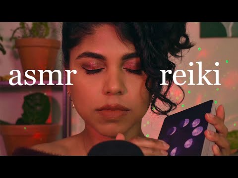 ASMR Reiki For Balancing Crown Chakra | Soft Spoken, Crystal Cleanse & Hand Flutters 👑