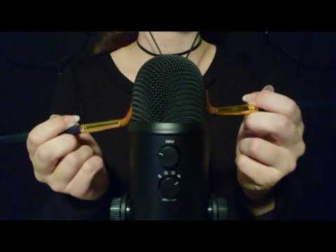 ASMR - Microphone Brushing With Paint Brushes [No Talking]