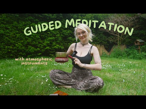 ASMR 20 Minute Guided Outside Meditation 🌿 For a Calm Mind 🧘‍♀️