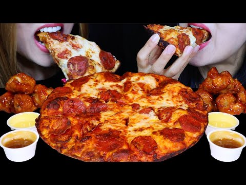 ASMR EATING EXTRA CHEESY PEPPERONI PIZZA, SPICY WINGS, SURPRISE ICE CREAM FOR DESSERT 먹방