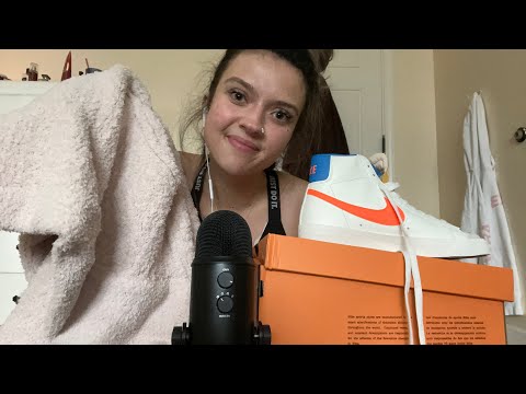 ASMR| WHAT I GOT FOR CHRISTMAS/ TAPPING AND WHISPERING