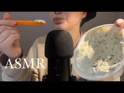 ASMR | Whispered Vegetable Crunch | Eating Carrots and Cucumbers 🥕🥒 [German]