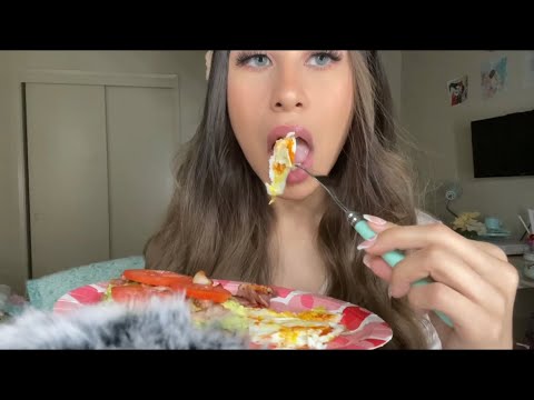 Breakfast Eating Video ASMR - Eggs,Bacon and Avocado Toast