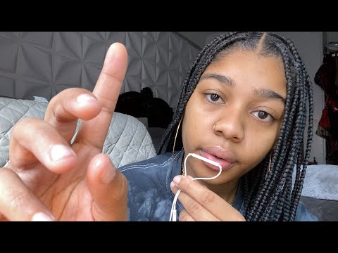 ASMR- Mic Noms + Mouth Sounds 👅✨ (HAND MOVEMENTS)👋🏽💖
