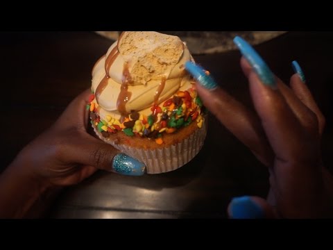 🍰 Mukbang/ASMR Cupcake | Eating Sounds | Finger Sucking | Faith Cake