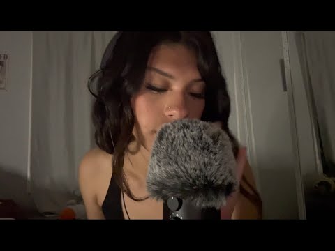 ASMR| Kisses, Mouthsounds + Nail Tapping