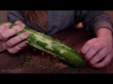 😴ASMR😴 Destroying Cucumber with HARD Scratching!!