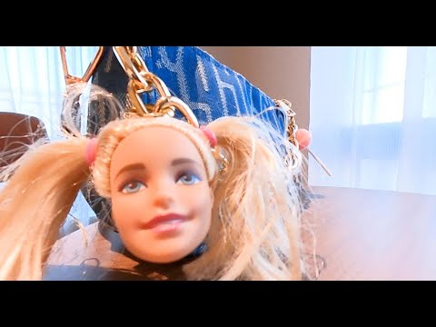 【360°VR】しゃべるバービー人形と小人/Talking Barbie doll and tiny people