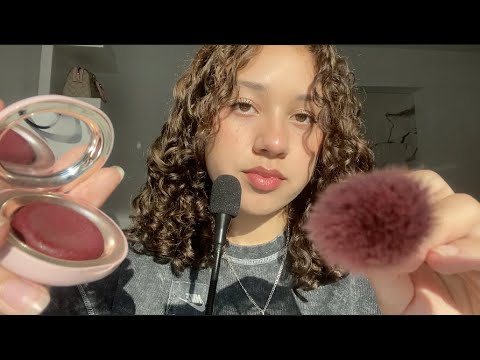 ASMR - Spit painting your makeup on💕 (gum chewing, mouth sounds, tapping)