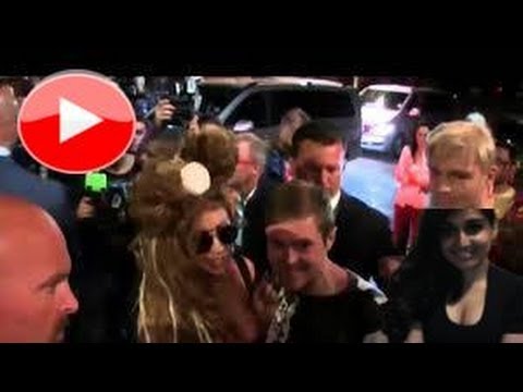 Lady Gaga  Wears  Aquarium Inspired Outfit With Sea Shells In Her Hair! - My Thoughts