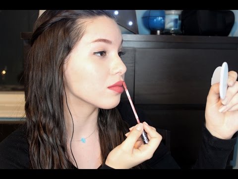 ASMR - Lipstick Application & Close Up Whispers *Ear to Ear*