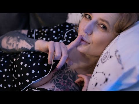 ASMR Mommy Comforts You after Nightmare - Roleplay