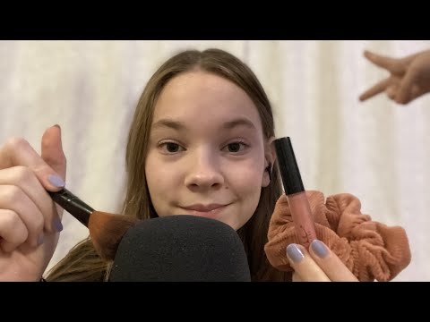 My sister picks out my triggers~Tiple ASMR