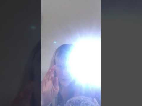#asmr #light #triggers #popping Light popping with mouth sounds & follow the light #shorts
