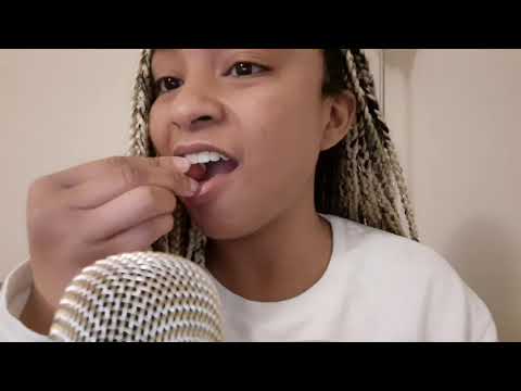 ASMR EATING FROZEN GRAPES ONE OF MY FAVORITE SNACKS TAPPING CHEWING MOUTH SOUNDS CRUNCHING
