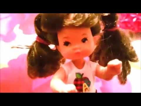 Dolls do ASMR!   Cute Tingles !  It's weird.. but weird is good! :)  Plastic Fantastic!