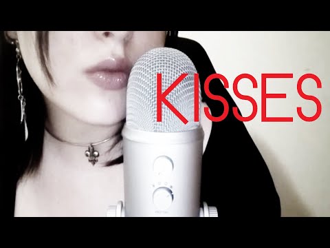 ASMR Mouthsounds: kisses, tongue clicking + handsounds