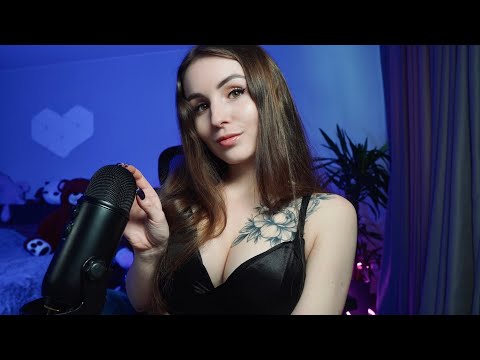 ASMR SPIT PAINT & MOUTH SOUNDS | MICRO TAPPING AND SCRATCHING | WHISPERING TRIGGER WORDS