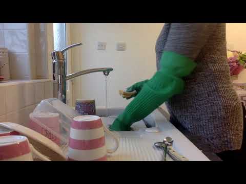 #ASMR Mummy Washes Dishes Wearing Very Long Green Household Rubber Gloves Relaxing #Rubbergloves