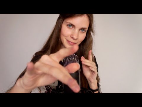 ASMR | hand sounds 👐 (whispering, tapping & scratching)