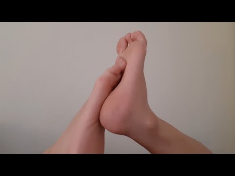 Move my feet in front of the camera ASMR Tickle my feet Day 15