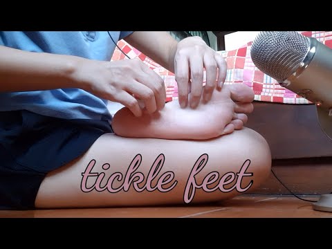 Tickle my feet by myself ASMR #7 . Don't stop scratching when you itch / Vacuum Vlog