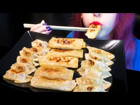 ASMR: Super Crispy Fried Dumplings | Korean Gunmandu 군만두 🥟 ~ Relaxing Eating [V] 😻