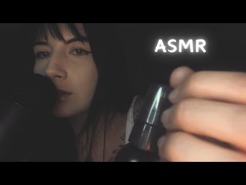 ASMR| LIGHT TAPPING AND MOUTH SOUNDS