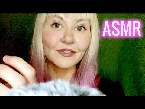 Close-up ASMR 💋 ( Kisses - Inaudible whispers - Fluffy mic-triggers )