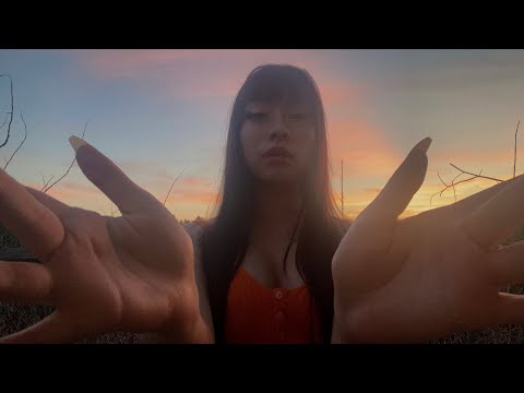 ASMR Outside | Hand Movements, Nail Tapping, Fabric & Skin Scratching