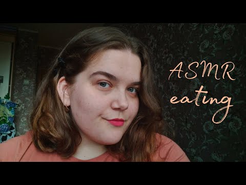 Asmr eating fish chips • близкие звуки жевания и шепот