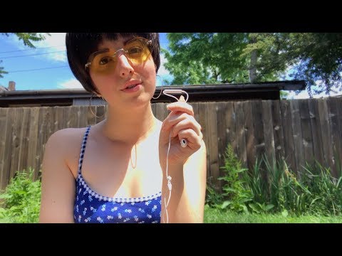 ASMR Apple Mic 💋 & 👄 Sounds (personal attention/hand movements)
