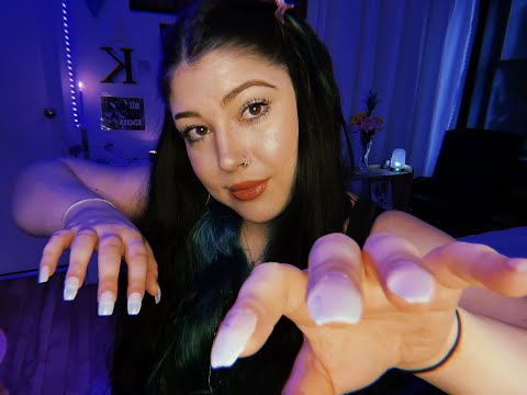 ASMR | Fast and Aggressive Build-Up Tapping & Scratching, Away & Towards the Mic, Slow to Fast, etc