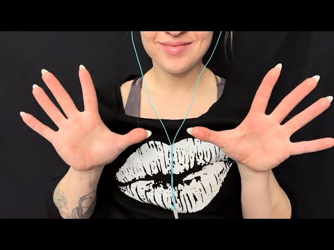 ASMR FAST BUT NOT AGGRESSIVE HAND SOUNDS, MOUTH SOUNDS & (some) SPANISH TRIGGER WORDS