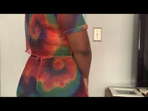 ASMR // WATCH SLIM THICK GIRL SCRATCH HER CLOTHES 🤩😭