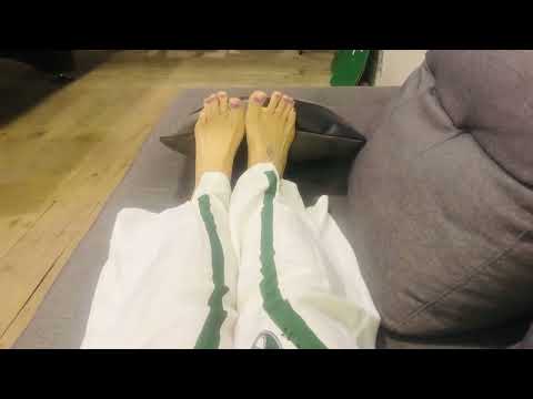 ASMR bare feet at work resting