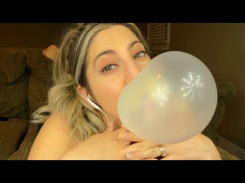 ASMR ~ Gum Chewing ~ Whispered Rambles 🍬🎧💋
